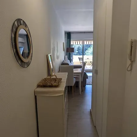 Apartment Avec Terrasse - Piscine - Tennis - Gardien