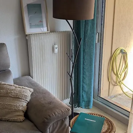 Avec Terrasse - Piscine - Tennis - Gardien Apartment