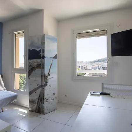 Apartment Air-conditioned Near The Train Station Nice
