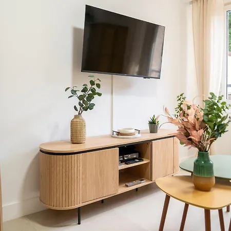 With 1 Bedroom, Gambetta, Russian Church Apartment *