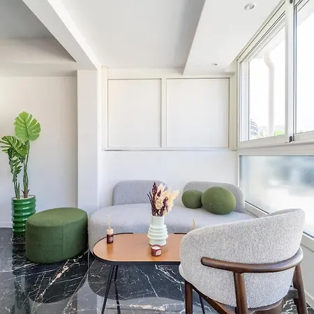 Apartment Carras *