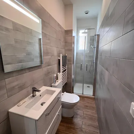 3 Chambres, Piscine Privee Et Parking *