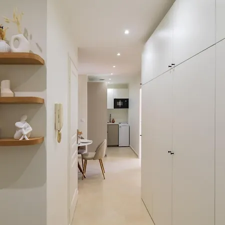 Apartment Charme Nicois, 15min De La Mer, 3 Chambres, Climatisation, Terrasse Nice