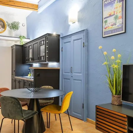 3 Pieces Place Rossetti Apartment *