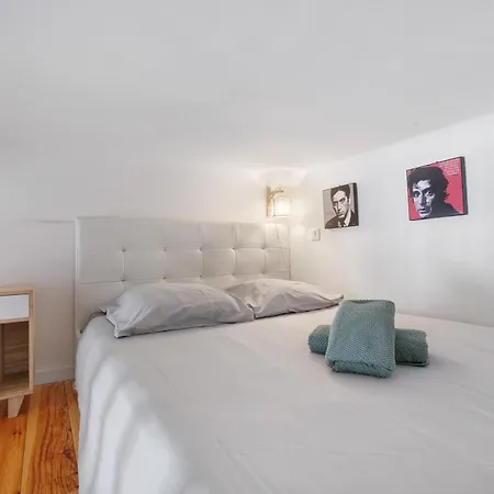 Vintage Apartment *