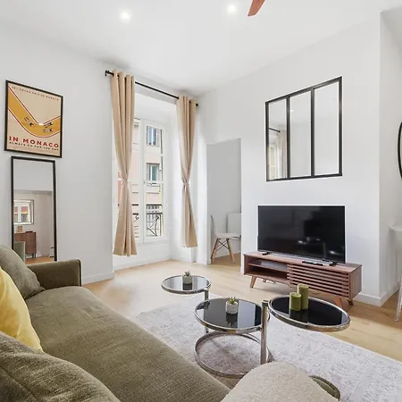 Magnifique 2 Pieces Place Massena Apartment *