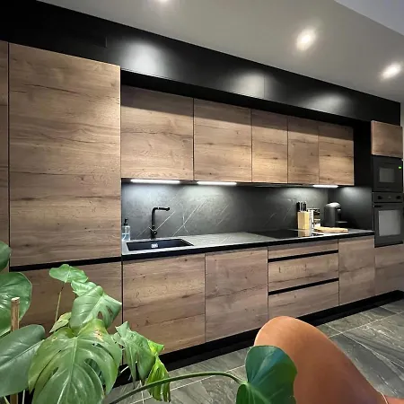 Apartment Urban Design 6 People Near Dowtown With Air Conditioning & Netflix Nice