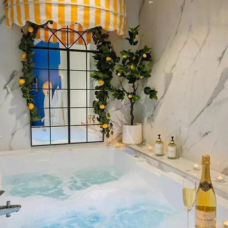 Appartement Ciao Bella Wellness - Luxury Jacuzzi, Massage Table & Ac In Nice