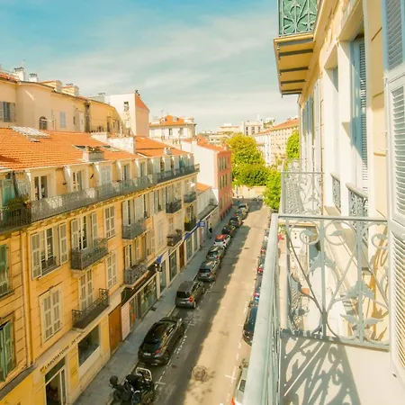 Apartment Bright Two-room With Terrace In Jean-medecin *