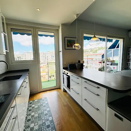 Superb 2 Bedrooms, Pools, Quiet, Near Sea Apartment