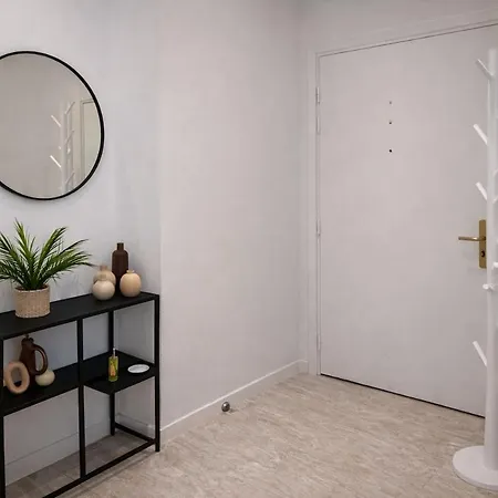Beautiful With Terrace And Balcony Apartment