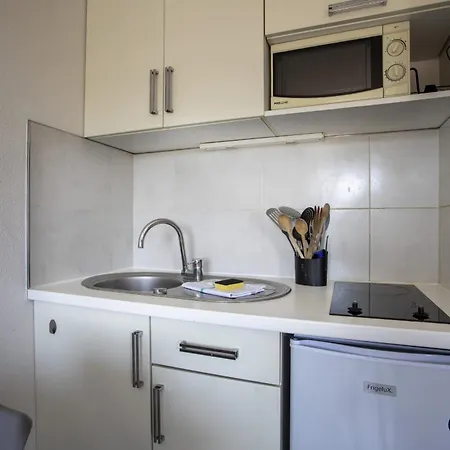 Apartment Air-conditioned Near The Train Station *