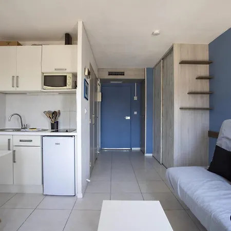 Air-conditioned Near The Train Station Apartment Nice