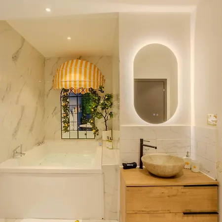 Ciao Bella Wellness - Luxury Jacuzzi, Massage Table & Ac In Appartement *