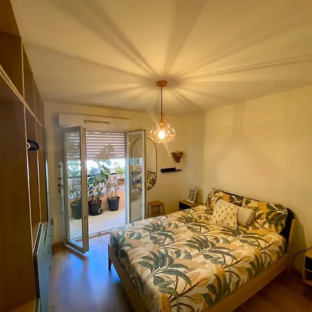 West Ground-floor One Bedroom With Parking, Garden, Pool * Nice