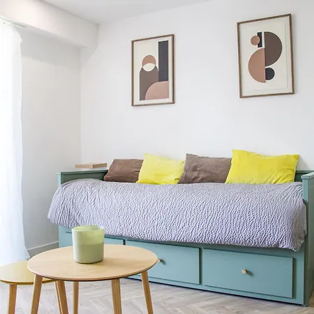 Apartment Perfectly Located Between Sea And Center Nice