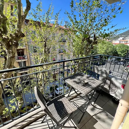 Riquier 1br Steps From Sncf Apartment Nice