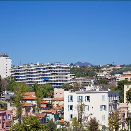 Apartment Perfectly Located Between Sea And Center