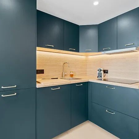 Renting - Promenade - Luxury Loft Sea View Balcony Floor Apartment *