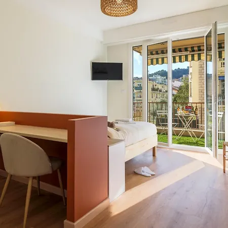 Apartment Charme Nicois, 15min De La Mer, 3 Chambres, Climatisation, Terrasse