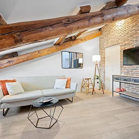 Stunning View And Air Conditionning Apartment