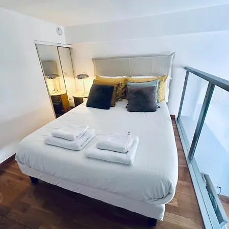 Place Massena Apartment