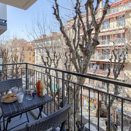 Riquier 1br Steps From Sncf Apartment Nice