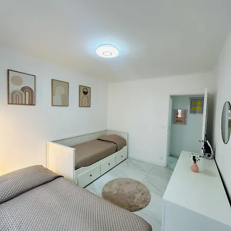 A 5min De La Climatise Apartment *