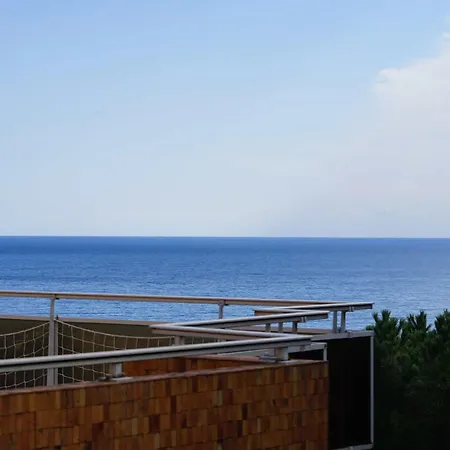 Apartment Grande Terrasse Et Vue Mer, Colline Nicoise
