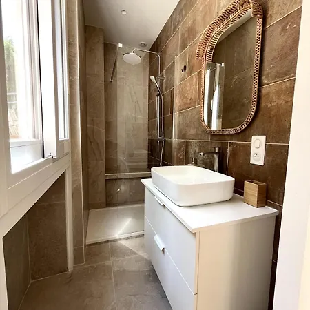 Apartment Urban Charm 6 People Near Dowtown With Air Conditioning & Netflix *