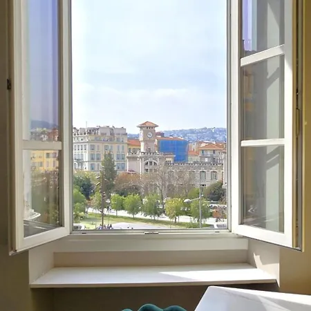 Sunny Loft At Gate Of Old *