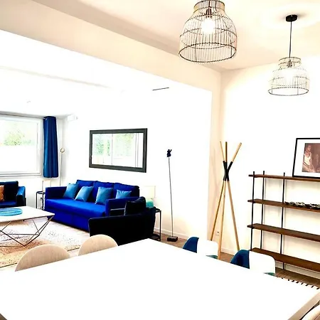 3 Chambres, Piscine Privee Et Parking