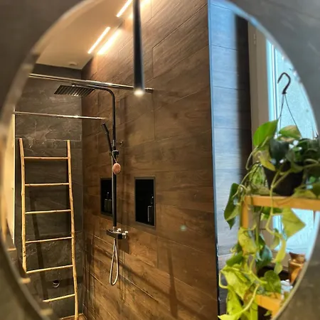 Apartment Urban Design 6 People Near Dowtown With Air Conditioning & Netflix