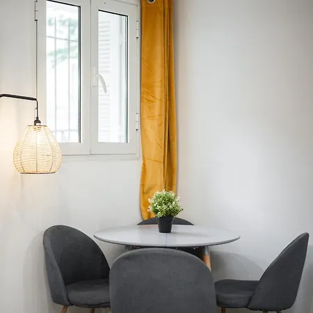 Cozy & Renovated - Close To Market Square Restaurants Apartment *