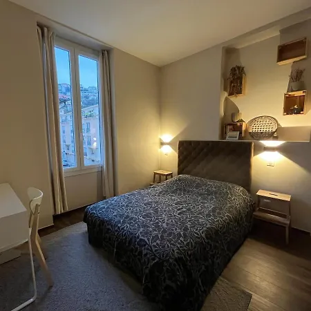 Urban Design 6 People Near Dowtown With Air Conditioning & Netflix Apartment *