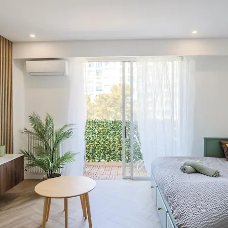 Perfectly Located Between Sea And Center Apartment