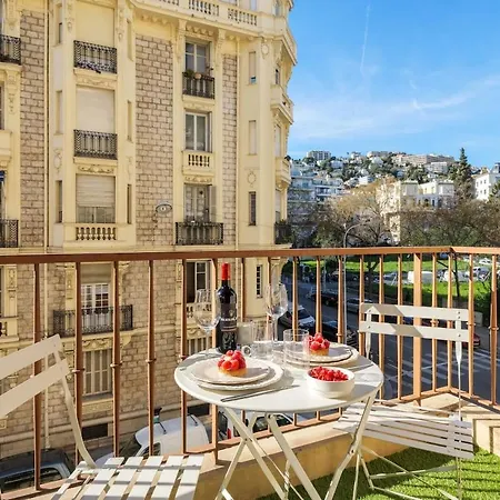 Charme Nicois, 15min De La Mer, 3 Chambres, Climatisation, Terrasse Apartment