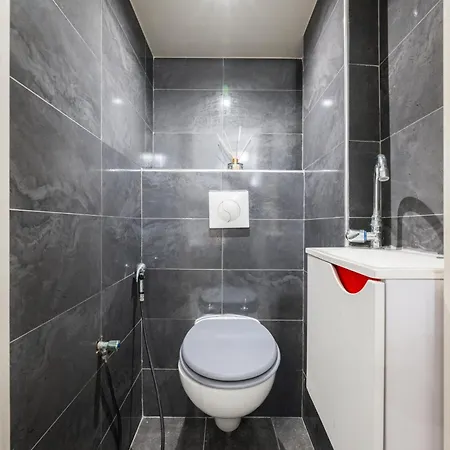 Cozy & Renovated - Close To Market Square Restaurants Apartment *