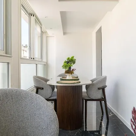 Carras Apartment *