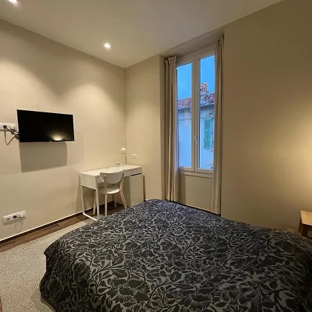 Apartment Urban Design 6 People Near Dowtown With Air Conditioning & Netflix