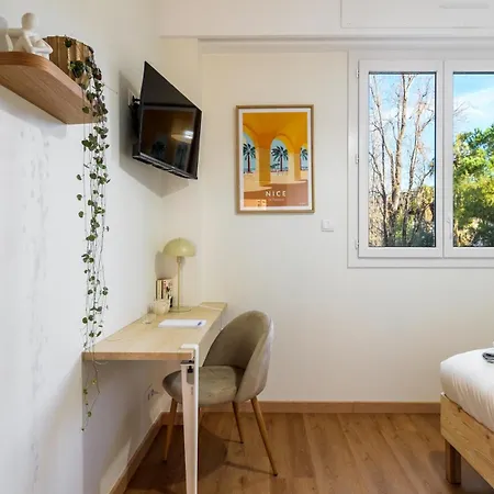 Apartment Charme Nicois, 15min De La Mer, 3 Chambres, Climatisation, Terrasse Nice