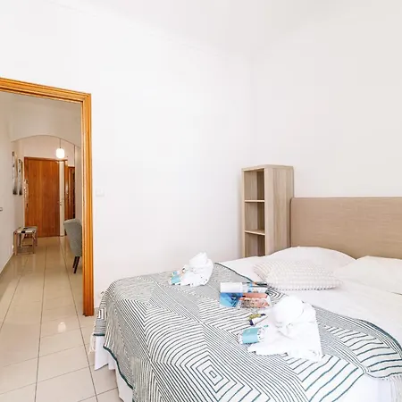My Casa Durante 14 - Cosy In Town Close Train Station Apartment