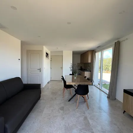 Apartment Maioun Cremat *