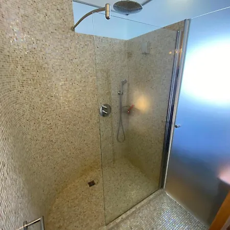 Superb 2 Bedrooms, Pools, Quiet, Near Sea Apartment Nice