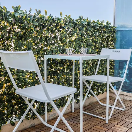 Perfectly Located Between Sea And Center Apartment
