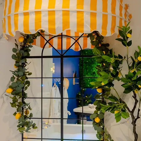 Appartement Ciao Bella Wellness - Luxury Jacuzzi, Massage Table & Ac In