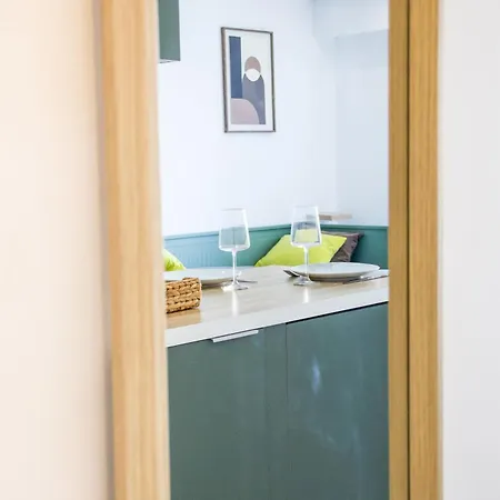 Perfectly Located Between Sea And Center Apartment *