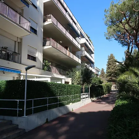 Superb 2 Bedrooms, Pools, Quiet, Near Sea Apartment Nice