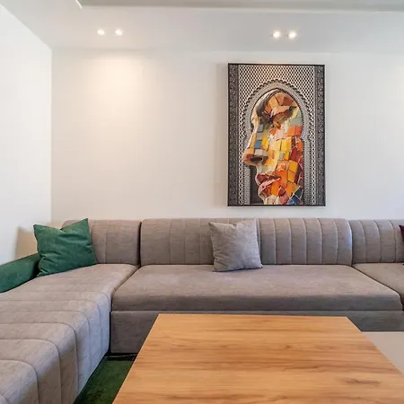 Apartment Carras *