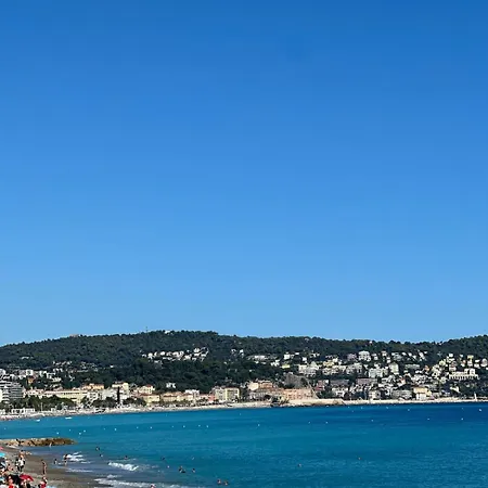 A 5min De La Climatise Apartment